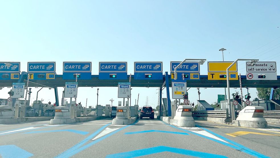 In Italien soll es bei Verspätungen wegen Autobahn-Baustellen jetzt Geld zurückgeben. (Archivfoto) Foto: Christoph Sator/dpa