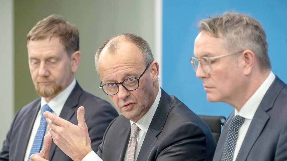 Einig beim einen Thema, zerstritten beim zweiten: Merz und die Ministerpräsidenten. Foto: Michael Kappeler/dpa