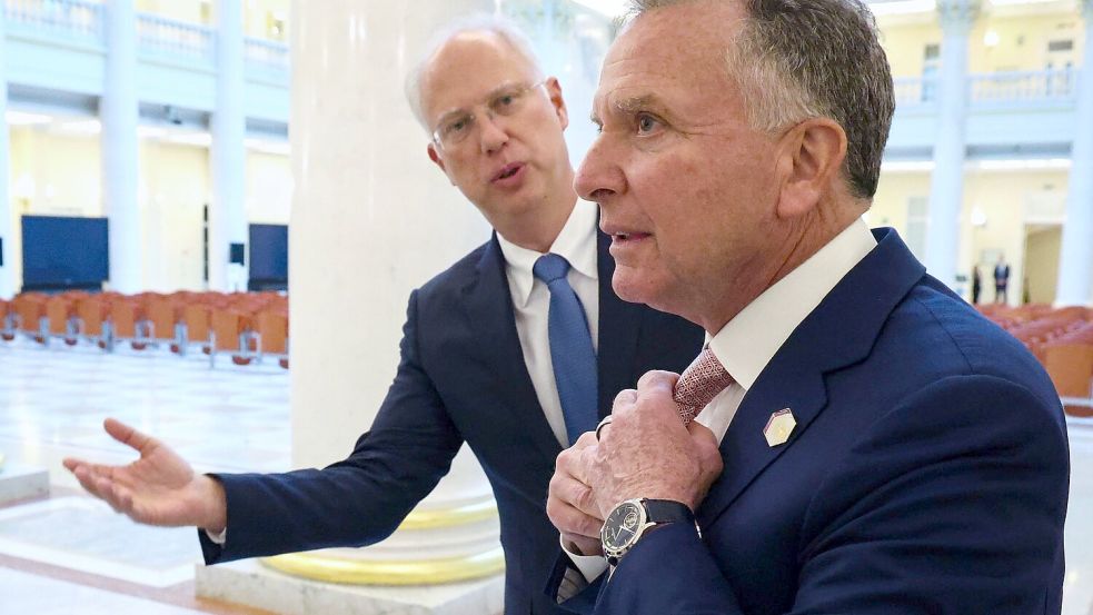 Den US-Sondergesandten Steve Witkoff hat Kirill Dmitrijew hofiert, für den Bundeskanzler Merz hat er nur Spott übrig. (Archivbild) Foto: Vyacheslav Prokofyev/Pool Sputni