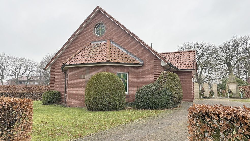 Die Leichenhalle in Ihlowerfehn ist eine von vier kommunalen Leichenhallen in der Gemeinde Ihlow. Foto: Christin Wetzel