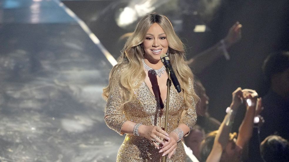 Mit „All I Want for Christmas Is You“ jede Weihnachtszeit in den Charts: Mariah Carey. (Archivbild) Foto: Charles Sykes/Invision/AP/dpa