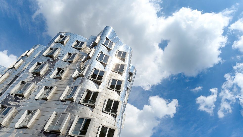 Das Gebäudeensemble „Neuer Zollhof“ in Düsseldorf. (Archivbild) Foto: Matthias Balk