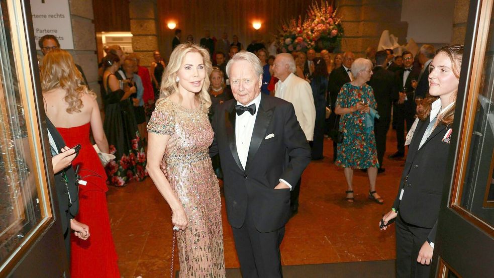 Ein seltener gemeinsamer Auftritt: Porsche und zu Leiningen bei einer Opern-Premiere im Sommer 2023. Foto: Franz Neumayr