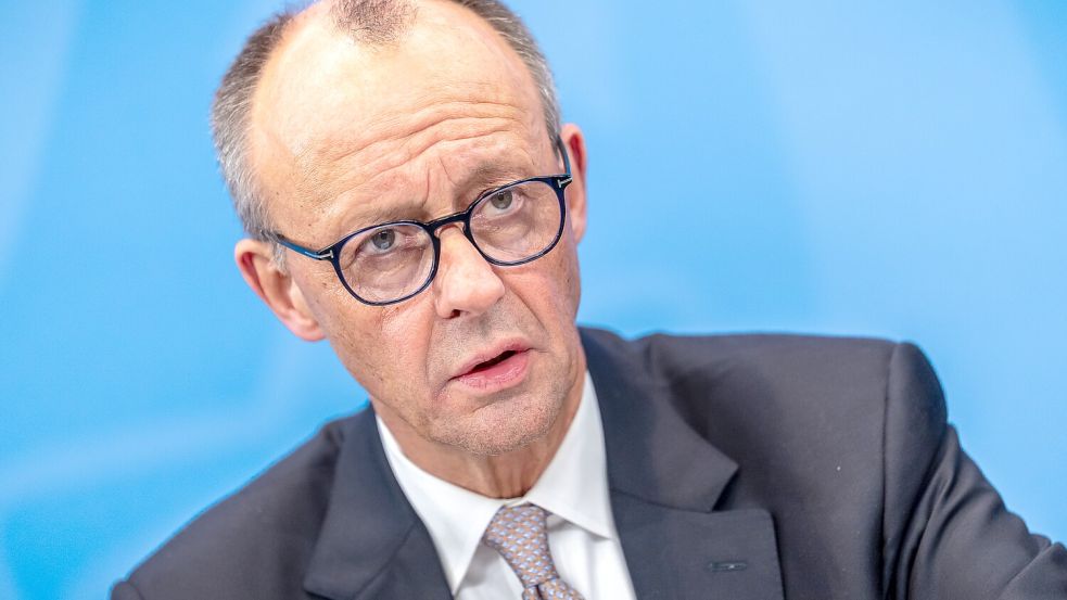 Wer als Politiker oft im Rampenlicht steht, sieht sich hin und wieder auch dem Ärger der Bevölkerung ausgesetzt. Doch bei beleidigenden Kommentaren geht Friedrich Merz offenbar strafrechtlich vor. Foto: dpa/Michael Kappeler