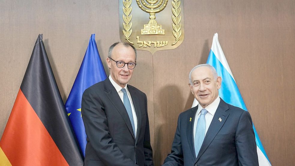 Merz und Netanjahu vor dem Gespräch im Regierungssitz. Foto: Michael Kappeler/dpa