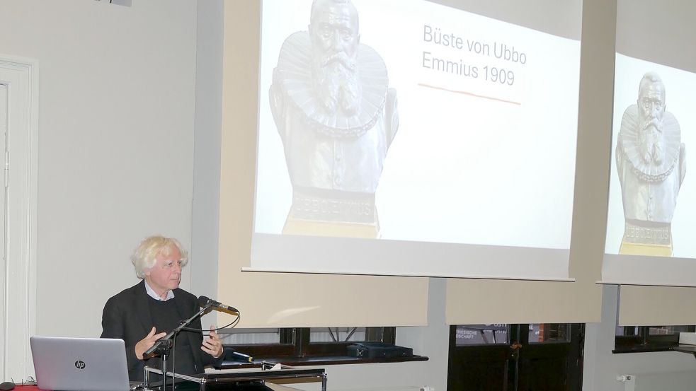 War Ubbo Emmius tatsächlich Gründer der Universität Groningen? Auf diese Frage hatte Prof. Klaas van Berkel eine für manche Anwesende sicherlich durchaus überraschende Antwort. Foto: Werner Jürgens