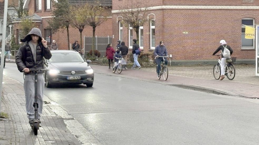 Für Begegnungsverkehr haben Radfahrer nur auf der Nordseite des Hoheberger Wegs Platz. Und dort auch nur wenig. Foto: Karin Böhmer
