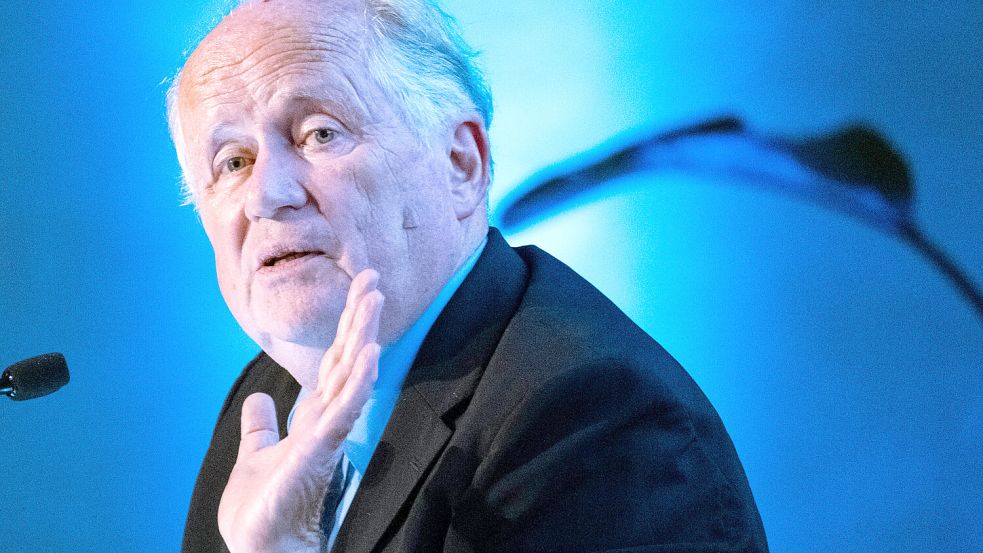 Heiner Flassbeck hat in der Generationendebatte den Kaffee auf. Foto: dpa/LaPresse via ZUMA Press