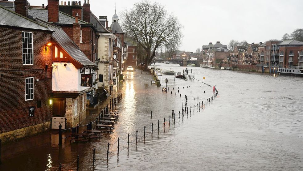 Überschwemmte Straßen im englischen York. Foto: Danny Lawson