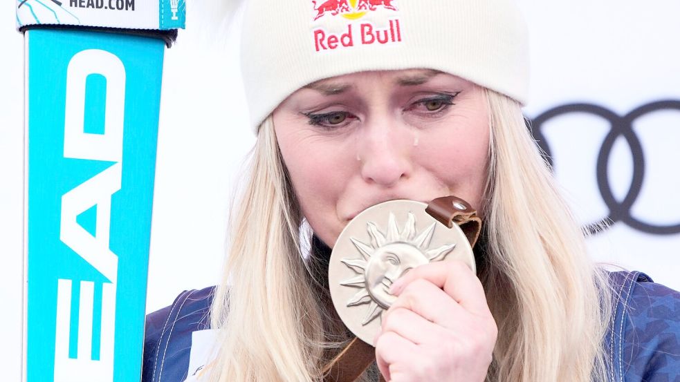 Emotionaler Podestplatz: Lindsey Vonn im März in Sun Valley. (Archivbild) Foto: John Locher/AP/dpa