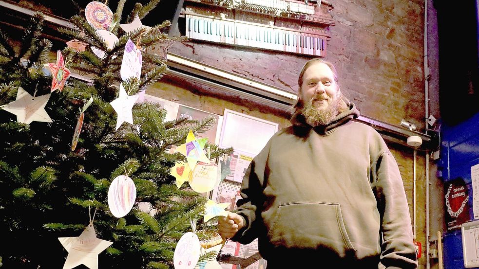 Eine familiäre Atmosphäre wird bei den von Ulf Ronnsiek organisierten Wohnzimmerkonzerten erzeugt. Am Sonntag ist das Format in der Lagerhalle in Osnabrück. Foto: Thomas Wübker