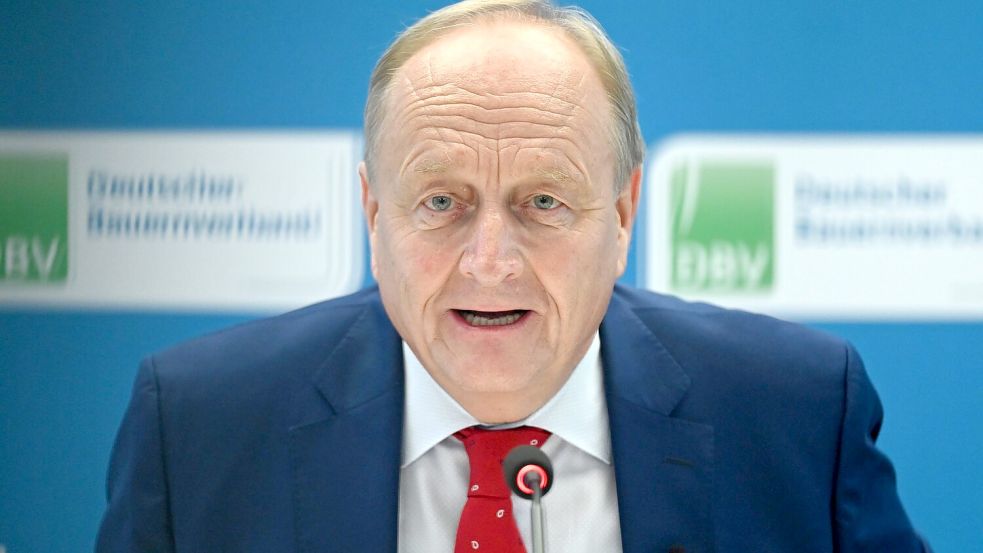 Bauernpräsident Joachim Rukwied sagte in Berlin: „Der Motor stottert weiter.“ Foto: Elisa Schu/dpa