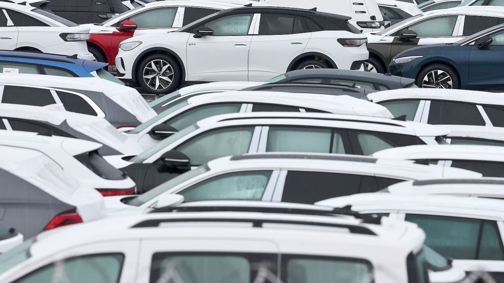 Ein Grund für die Krise: Die Autobranche schwächelt. (Archivbild) Foto: Bernd Wüstneck