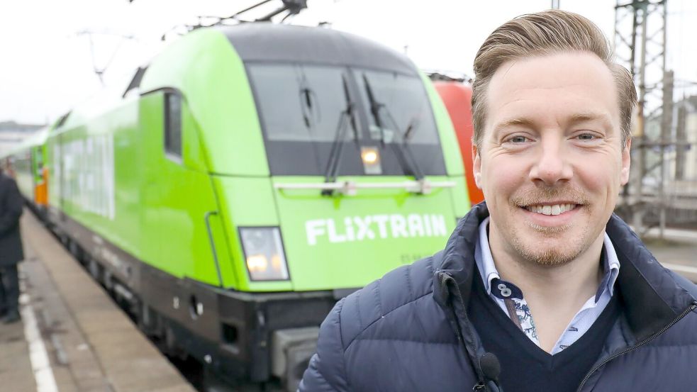 So fing alles an: Flix-Mitgründer André Schwämmlein 2018 vor der Premierenfahrt des Flixtrain-Fernzuges. (Archivbild) Foto: Christian Charisius