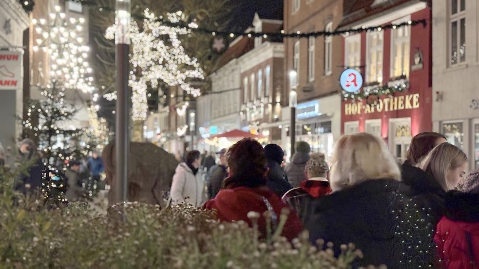 Wie bereits beim XXL-Einkaufsnacht, werden auch zum verkaufsoffenen Sonntag viele Besucher der Auricher Innenstadt erwartet. Archivfotos