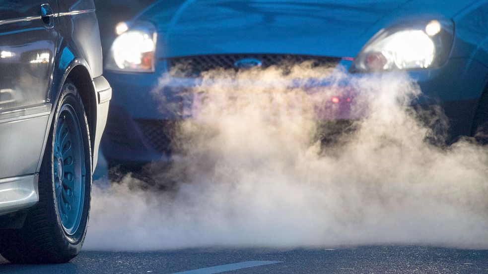 Abgase aus dem Auspuff sind auf EU-Ebene mal wieder ein großes Thema. (Symbolbild) Foto: Marijan Murat