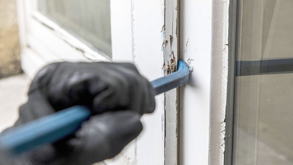Drei Männer sollen für über 30 Einbrüche in der Region Osnabrück verantwortlich sein. Foto: IMAGO / Jochen Tack
