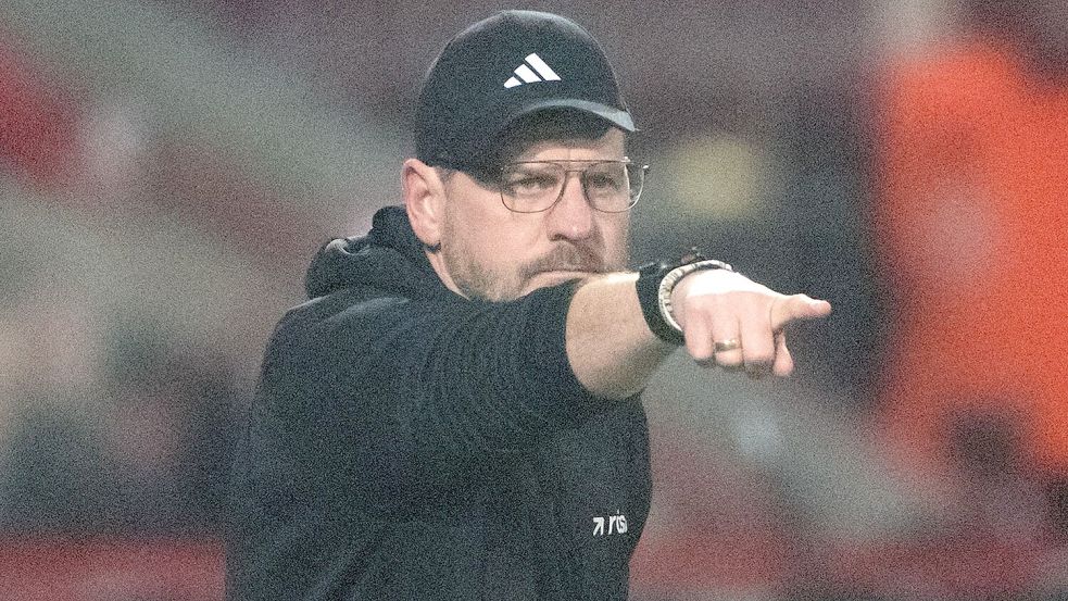 Berlins Trainer Steffen Baumgart kann endlich wieder über ein Stürmer-Tor jubeln. Foto: Soeren Stache