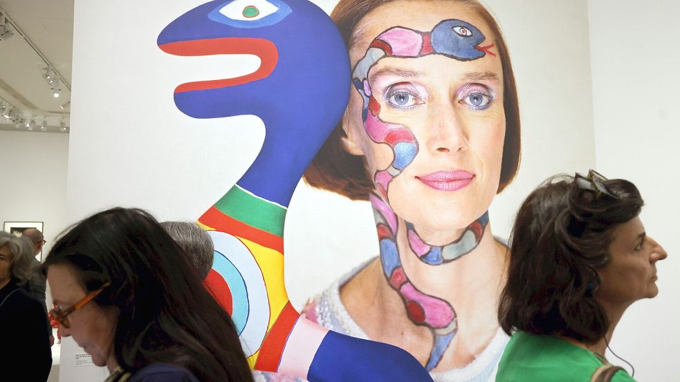 Niki de Saint Phalle; das Bild einer Künstlerin der Befreiung, präsentiert bei einer Ausstellung 2025 in Aix-en-Provence. Foto: IMAGO/david ROSSI