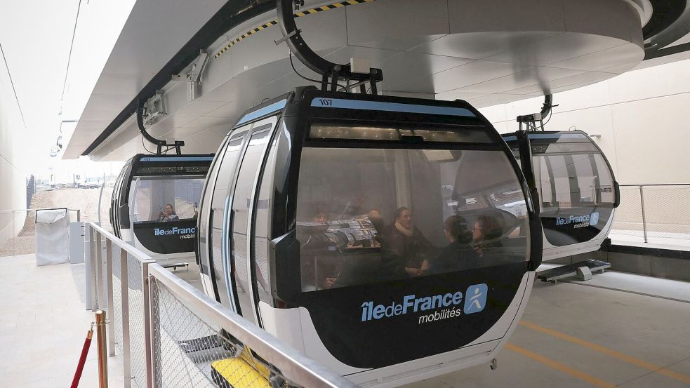 In 18 Minuten verbindet die Linie mehrere Gemeinden mit dem Pariser Metronetz. Foto: Thomas Samson/AFP/dpa