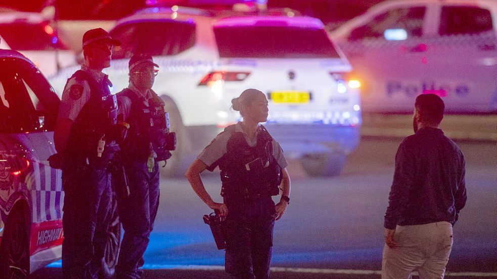 Bei dem Terrorangriff in Sydneys Bondi Beach waren diverse Einsatzkräfte vor Ort. Foto: IMAGO/AAP