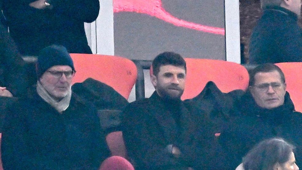 Müller (m) staunte nicht schlecht über den Mainzer Treffer zum 2:1. Foto: Sven Hoppe