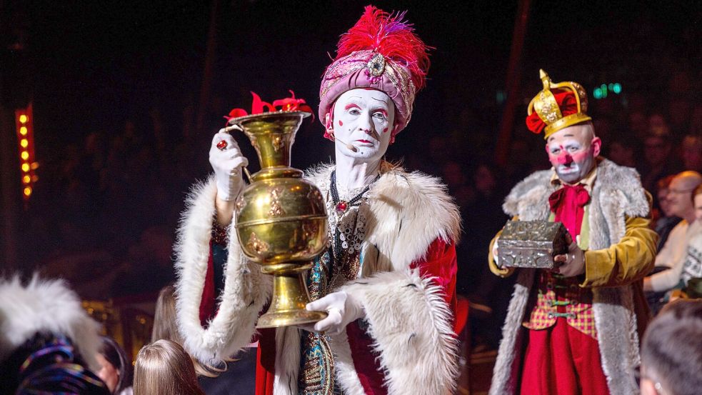 Der Roncalli Weihnachtscircus feierte in der Halle Gartlage eine schimmernde Premiere. Foto: André Havergo