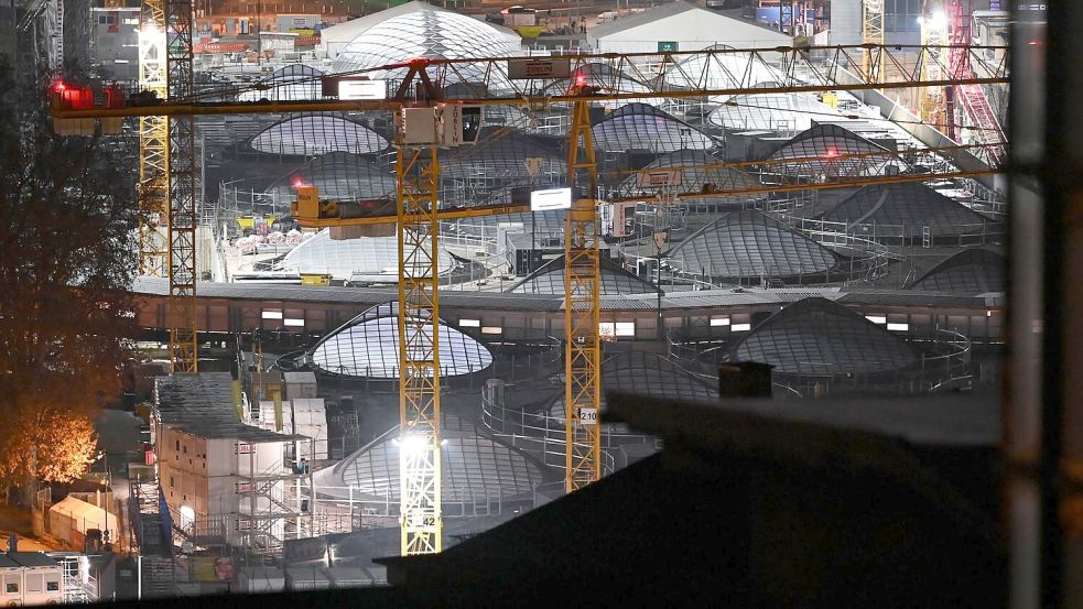 Wann gehen im neuen Stuttgarter Tiefbahnhof auch offiziell die Lichter an? Foto: Katharina Kausche