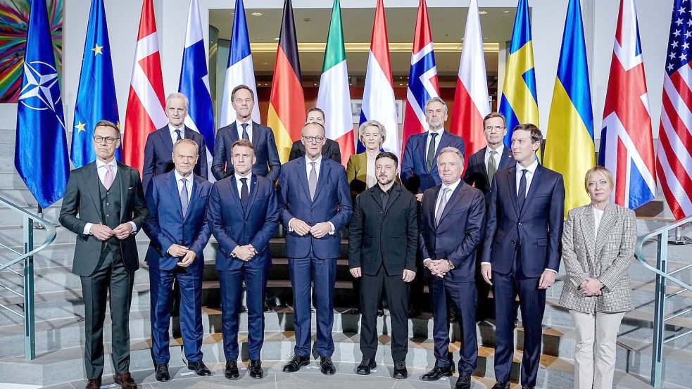 Am Abend kamen europäische Staats- und Regierungschefs im Kanzleramt mit Merz, Selenskyj und Vertretern der US-Verhandlungsdelegation zusammen. Foto: Kay Nietfeld/dpa-Pool/dpa