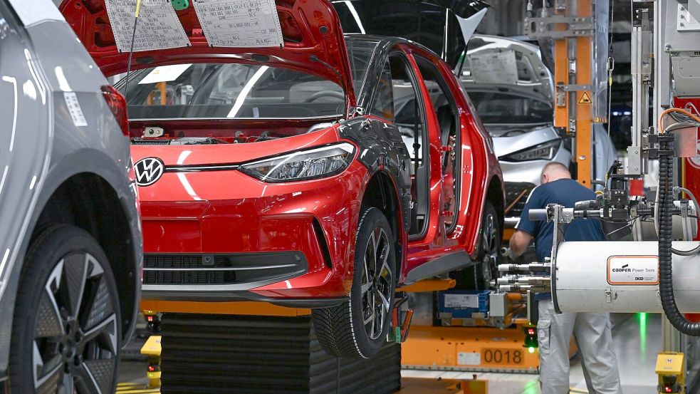 Die EU-Kommission will die Autoindustrie auch mit Bürokratieabbau entlasten. (Symbolbild) Foto: Hendrik Schmidt