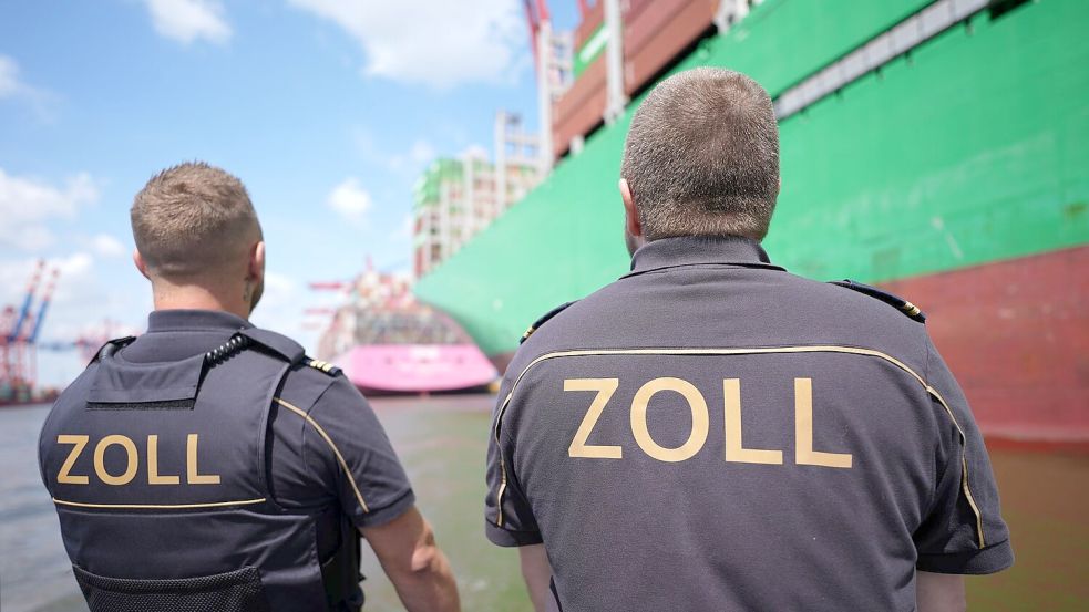 In Hamburg entdeckten die Zollfahnder im Jahr 2025 mehrfach große Mengen an Kokain in Seecontainern. (Archivbild) Foto: Marcus Brandt/dpa