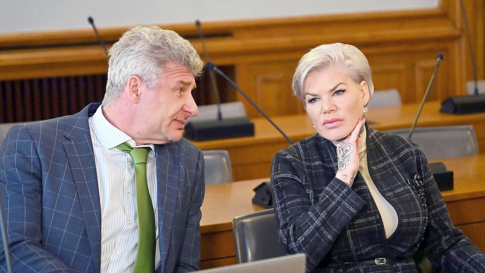 Melanie Müller bestreitet, einen Hitlergruß gezeigt zu haben. Foto: Jennifer Brückner