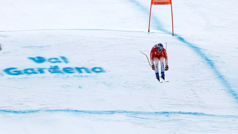 Marco Odermatt zeigte auf der Saslong-Piste wieder mal eine famose Fahrt. Foto: Gabriele Facciotti/AP/dpa