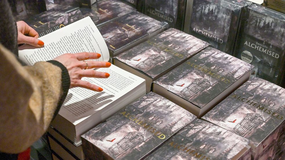 Der Roman ist beliebt bei vielen Leserinnen und Lesern. Foto: Jens Kalaene