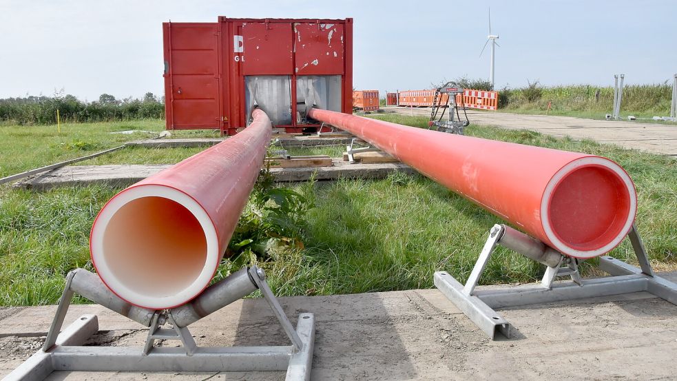 So wie hier 2024 im Brookmerland werden seit mehr als einem Jahrzehnt immer neue unterirdische Mega-Stromleitungen für Offshore-Windparks im Landkreis Aurich verlegt.Foto: Thomas Dirks