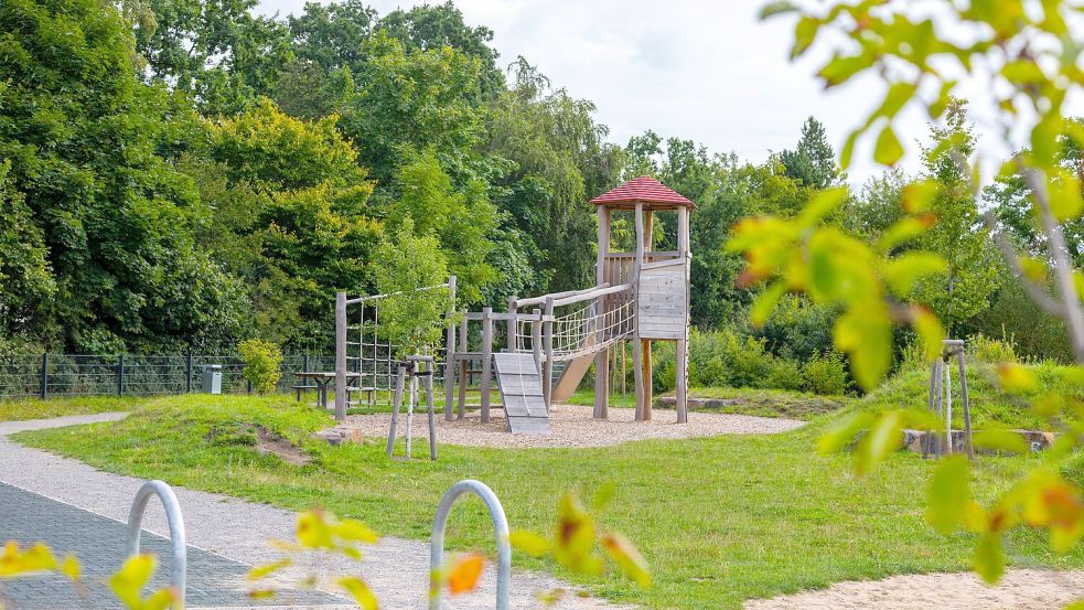 Der öffentliche Spielplatz Eversheide in Osnabrück ist wieder für alle Kinder geöffnet. Foto: Lino Wöhrmann