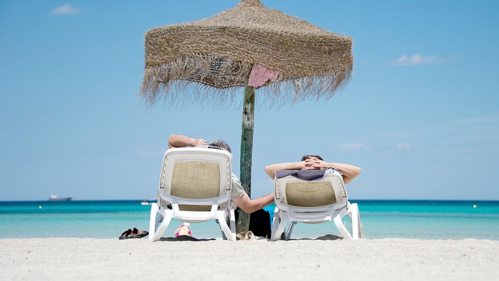 Endlich Urlaub: Die Boomer-Generation wird im Rentenalter mehr Geld und auch mehr Zeit für Reisen haben als frühere Ruheständler. Foto: dpa/Julian Stratenschulte