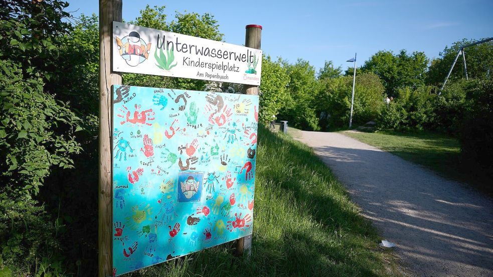 In einer Nacht im Mai wurde der Spielplatz zum Tatort - nun sind der Haupttäter und mehrere Beteiligte verurteilt worden. (Archivbild) Foto: Bernd Thissen
