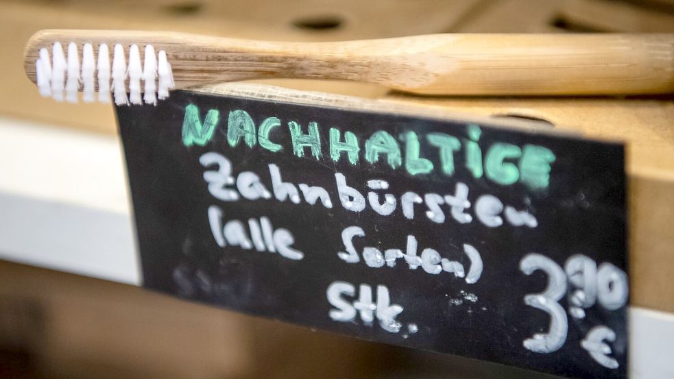 Für einen Teil der Konsumentinnen und Konsumenten spielt die Frage, ob ein Produkt das Kriterium „Nachhaltigkeit“ erfüllt, eine Rolle bei der Kaufentscheidung. (Symbolbild) Foto: Sina Schuldt