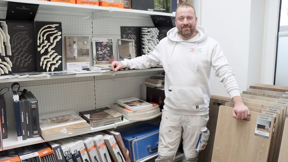 Bernd Steinhorst bietet viele verschiedene Bodenbeläge und Tapeten an.