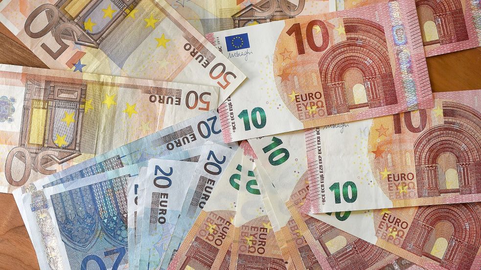 Vielen Kommunen geht das Geld aus. Oft wird deshalb an der Steuer- und Abgabenschraube gedreht. Dadurch wird das Leben für die Menschen noch teurer als es ohnehin schon ist. Foto: DPA