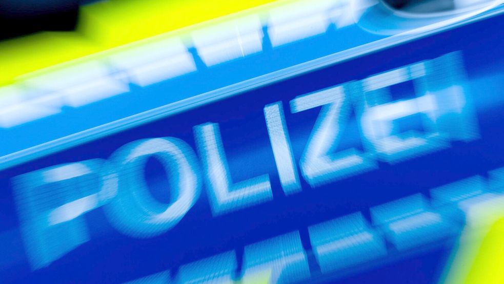 Nachdem Zusammenstoß eines Fußgängers mit einer Straßenbahn, ist der 46-Jährige im Krankenhaus seinen Kopfverletzungen erlegen. Foto: Rolf Vennenbernd/dpa