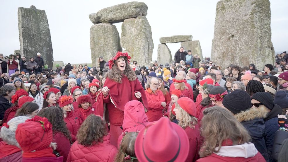 In den frühen Morgenstunden versammelten sich die Besucher. Foto: Andrew Matthews