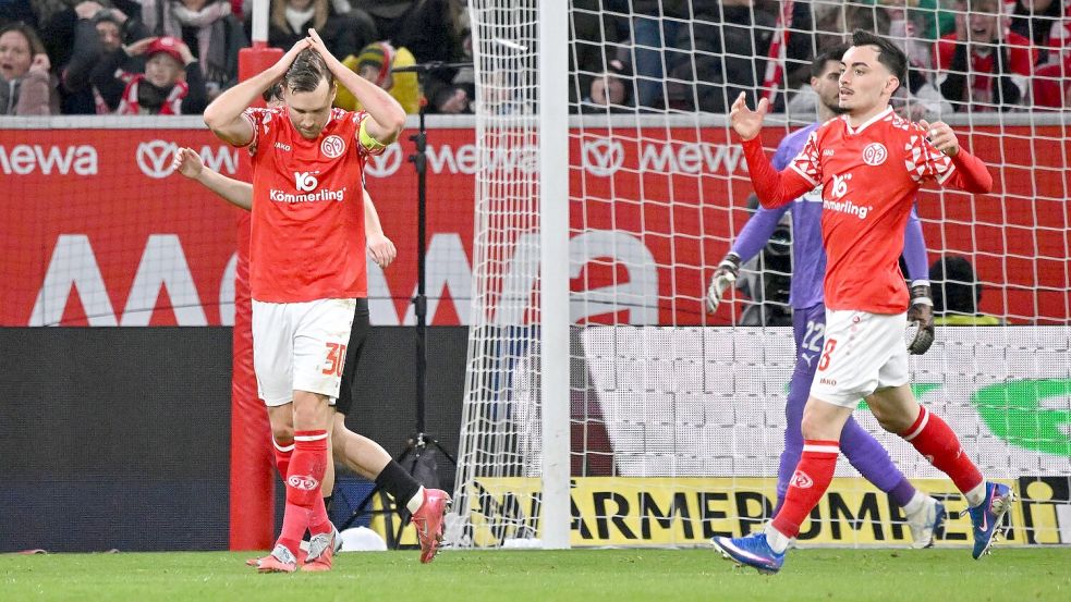 Hatte kein Glück im Abschluss: Der Mainzer Silvan Widmer (l). Foto: Torsten Silz