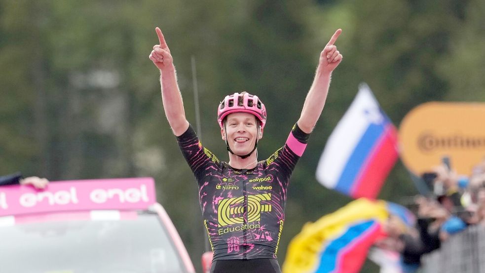 Größter Karriereerfolg: Georg Steinhauser bejubelt seinen Etappensieg beim Giro. Foto: Gian Mattia D’Alberto/LaPresse/A