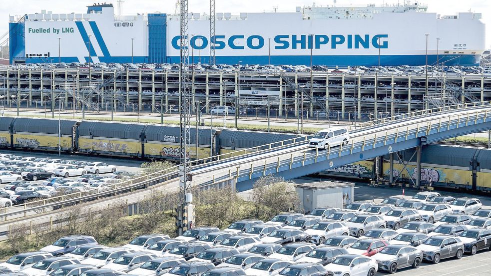 Exportgut Auto - in die USA sind deutlich weniger Fahrzeuge geliefert worden. (Archivbild) Foto: Sina Schuldt