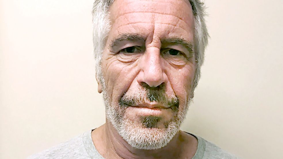 Das US-Justizministerium hat Berichten zufolge weitere Ermittlungsakten zum Fall des Sexualstraftäters Jeffrey Epstein veröffentlicht und diese kurz darauf wieder gelöscht. (Archivbild) Foto: ---/AP/dpa