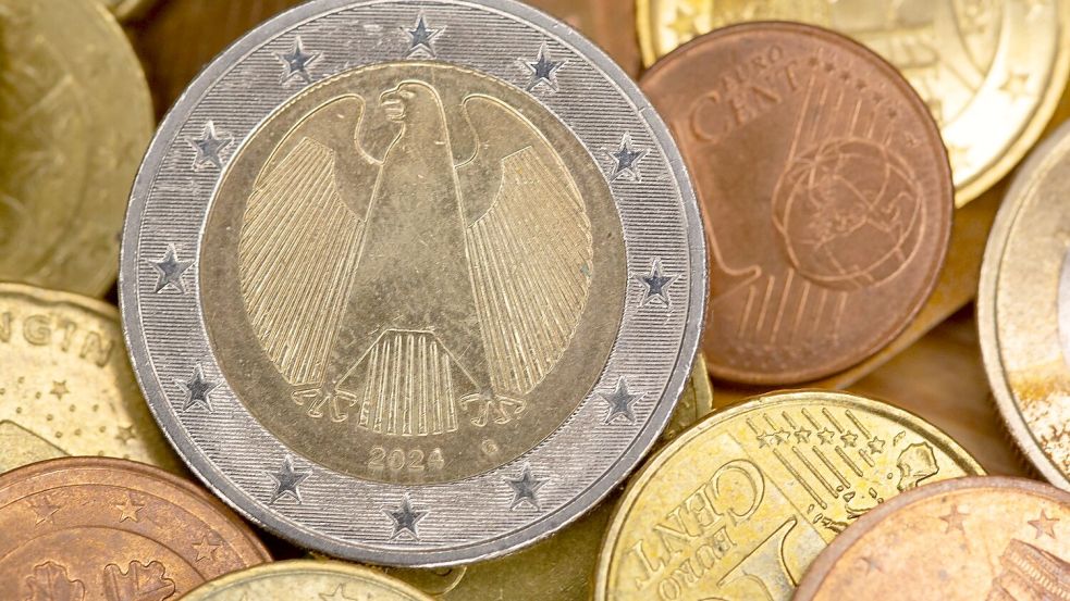 Die Eurostaaten stellen Jahr für Jahr neue Münzen im Milliardenwert her. (Symbolbild) Foto: Fernando Gutierrez-Juarez/dpa