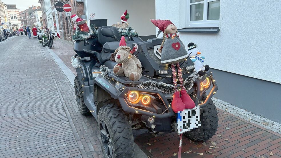 Die Fahrzeuge wurden dann in der Lilienstraße abgestellt. Foto: Mieke Matthes