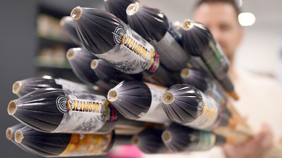 Raketen von Weco - sie sind aus Pappe, wie die Firma betont. Plastikkappen haben sie nicht mehr. Foto: Federico Gambarini